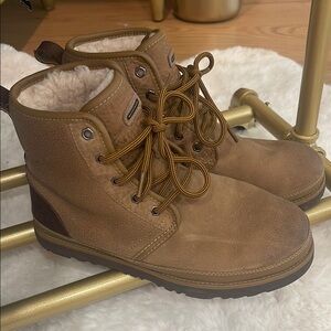UGG HARKLEY waterproof tan boots size 8